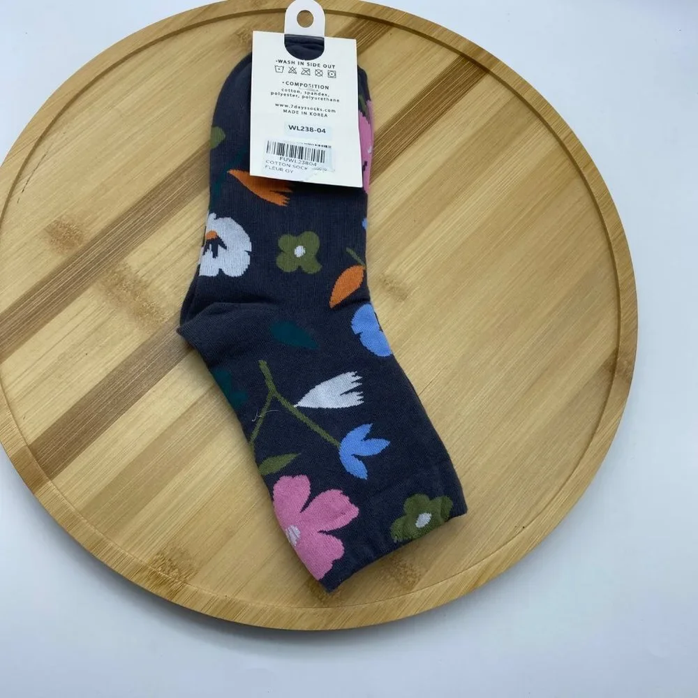 NWT‎ 7 DAYS SOCKS Made with Love Cotton Blend Quality Floral Socks Adult OS